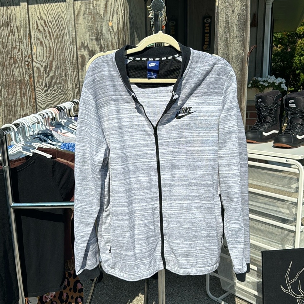 Lightweight Nike jacket extra large - Picture 2 of 5
